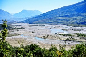 Dieser wilde Flussabschnitt nahe Tepelena würde im künftigen Kalivaç-Stausee untergehen.